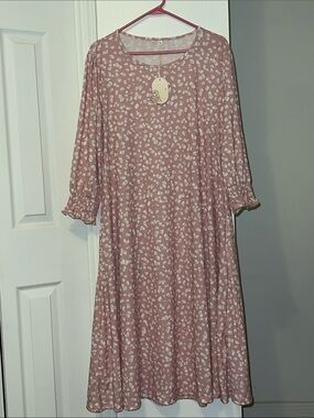 NWT Dusty Rose Printed Dress